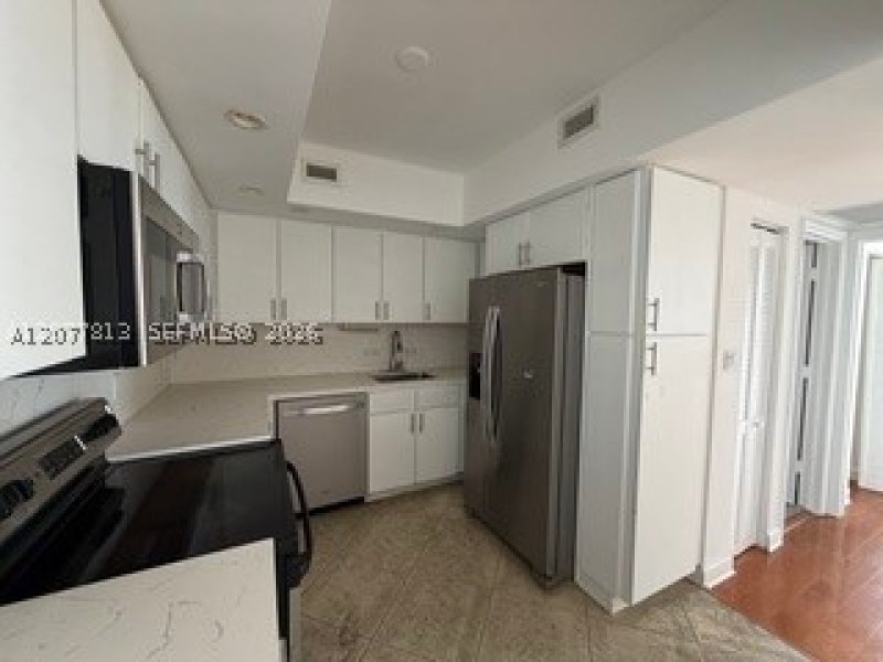 Alquiler de apartamento en 5600 Collins 15J