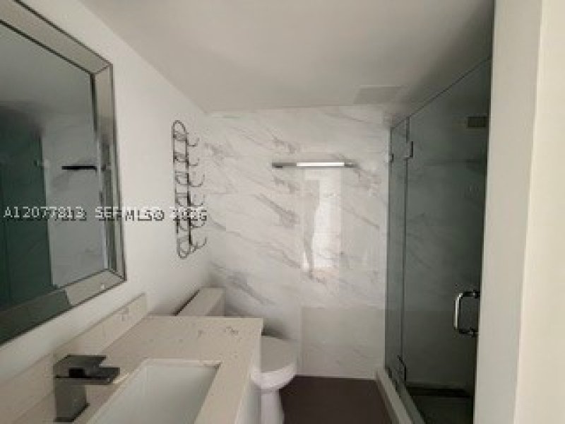 Alquiler de apartamento en 5600 Collins 15J