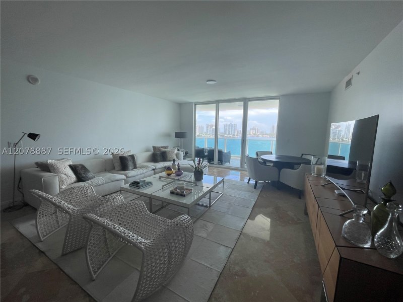 Comprar apartamento en Peninsula II 1105