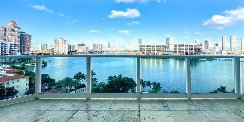 Comprar apartamento en Peninsula II 1105