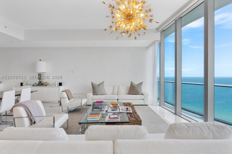 Aluguel de apartamento no Chateau Beach Residences 2203