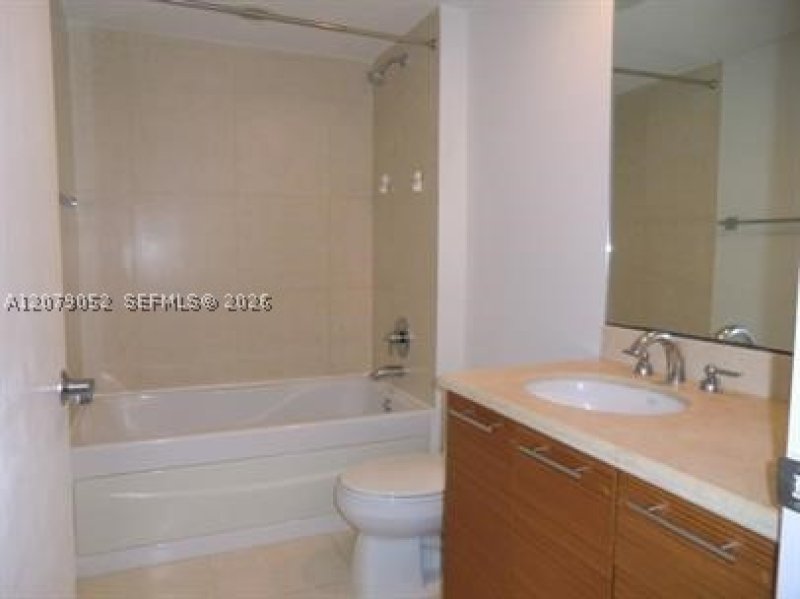 Apartment for rent at 50 Biscayne 1607