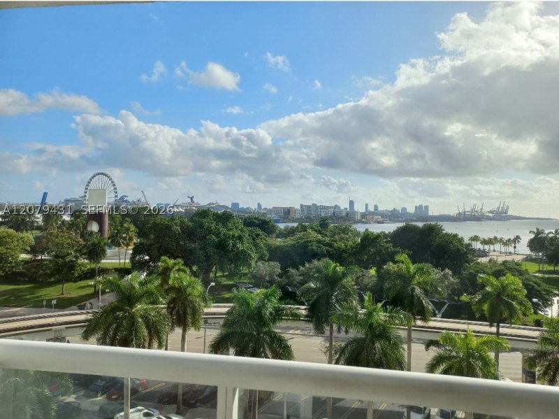 Apartment for rent at 50 Biscayne 707