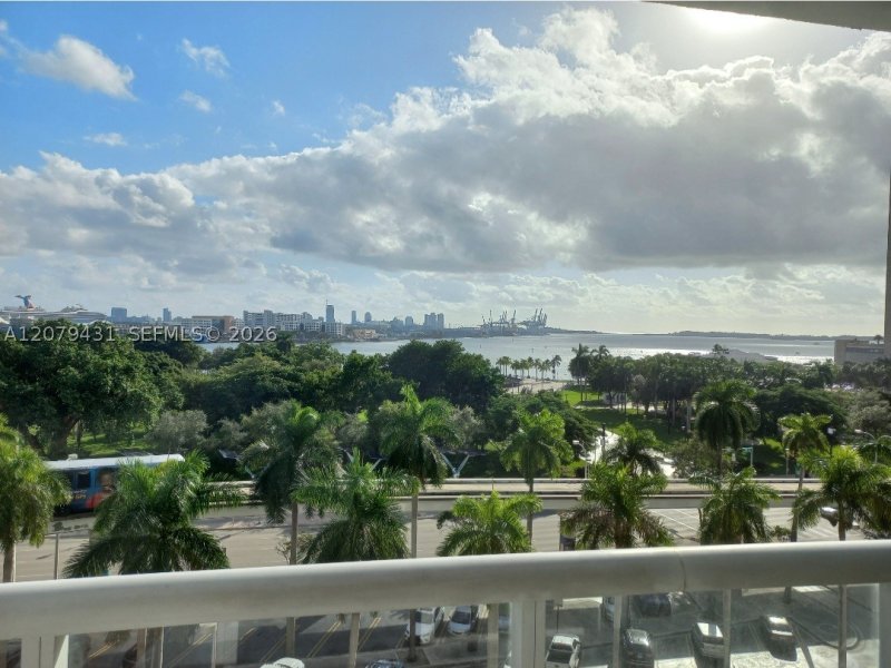 Apartment for rent at 50 Biscayne 707