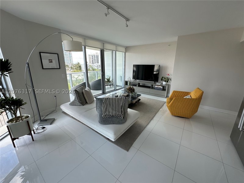 Comprar apartamento no Peloro 505