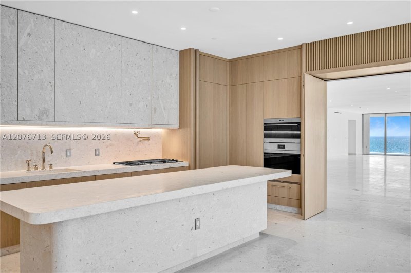 Comprar apartamento en Seaway North at the Surf Club 701