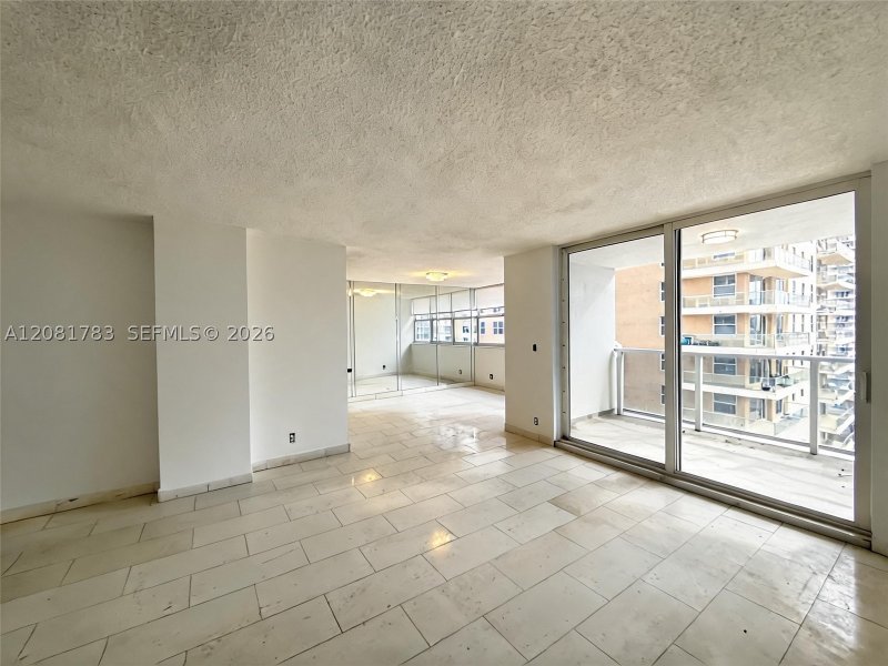 Comprar apartamento en La Mer Estates 1206