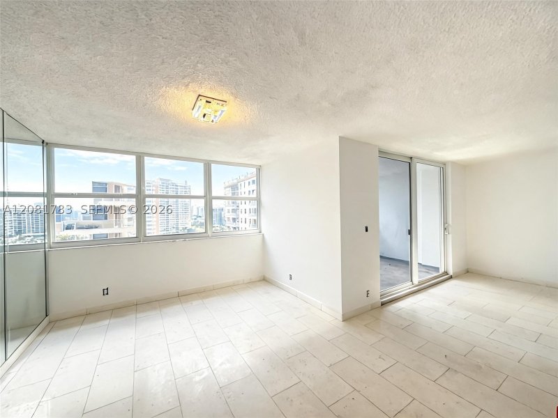 Comprar apartamento en La Mer Estates 1206