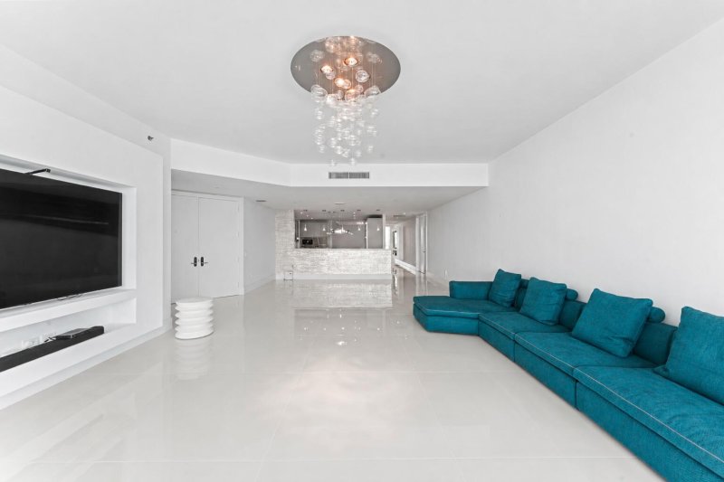 Apartment for rent at Bath Club 1203
