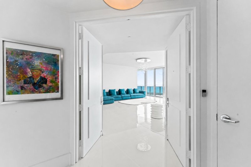 Apartment for rent at Bath Club 1203