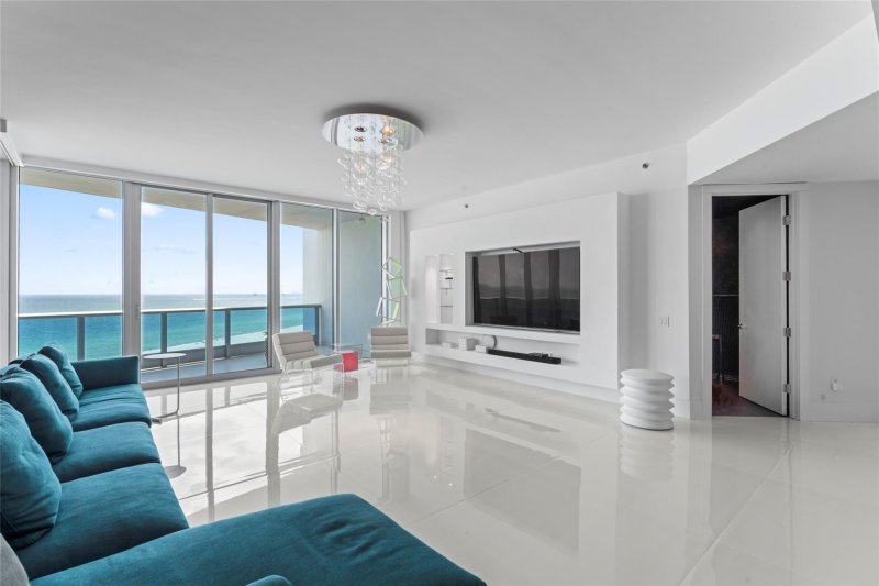 Apartment for rent at Bath Club 1203