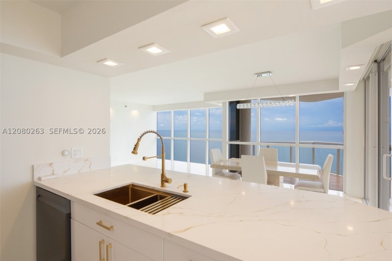 Condo for sale at Oceania 1 2311