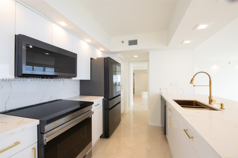 Condo for sale at Oceania 1 2311