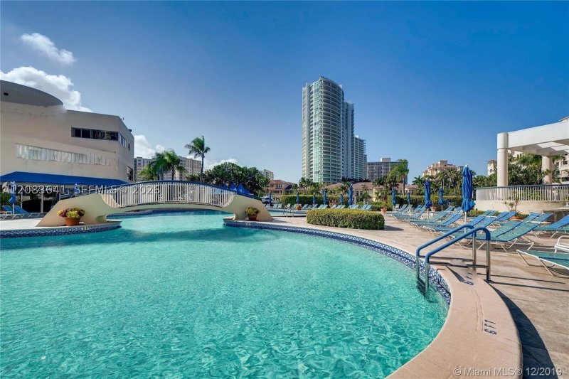 Condo for sale at Turnberry Isle 4L