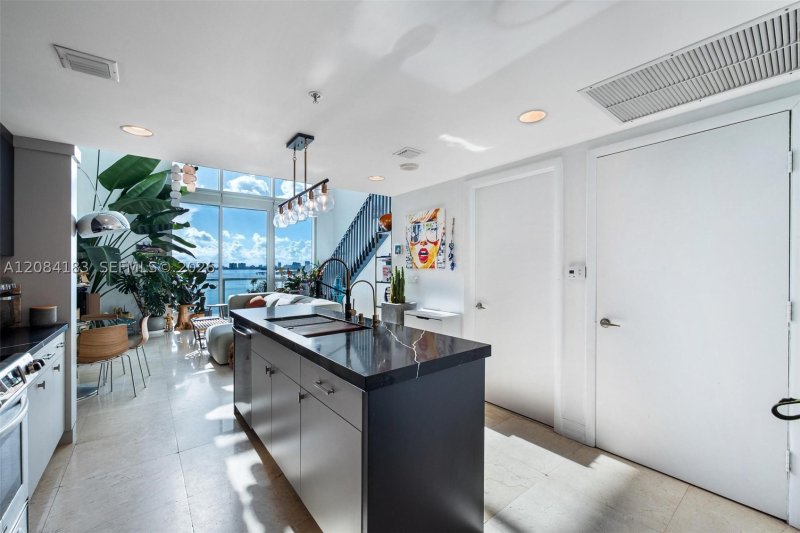 Comprar apartamento en Onyx On The Bay 403
