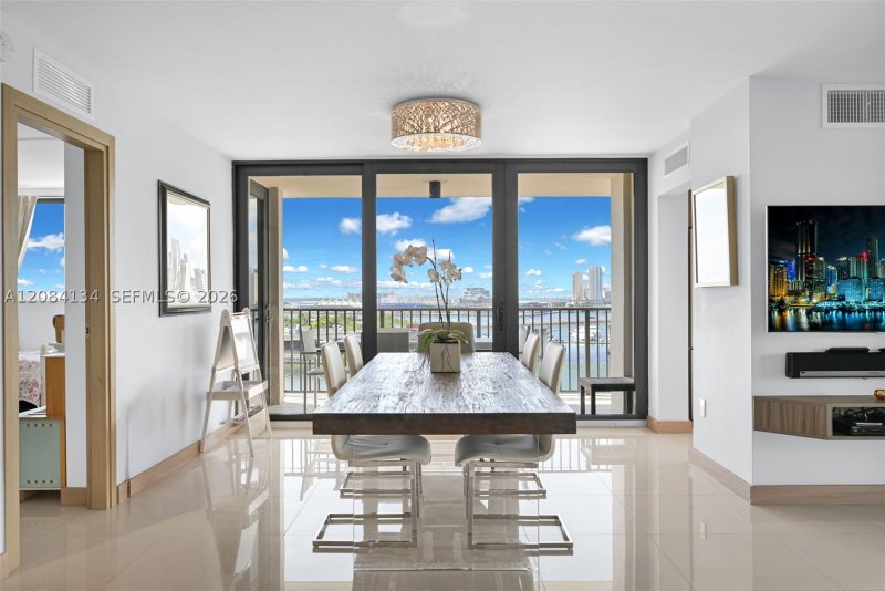 Alquiler de apartamento en Venetian Isle Condos 1208