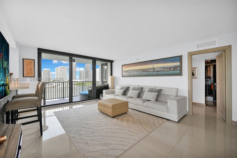 Alquiler de apartamento en Venetian Isle Condos 1208