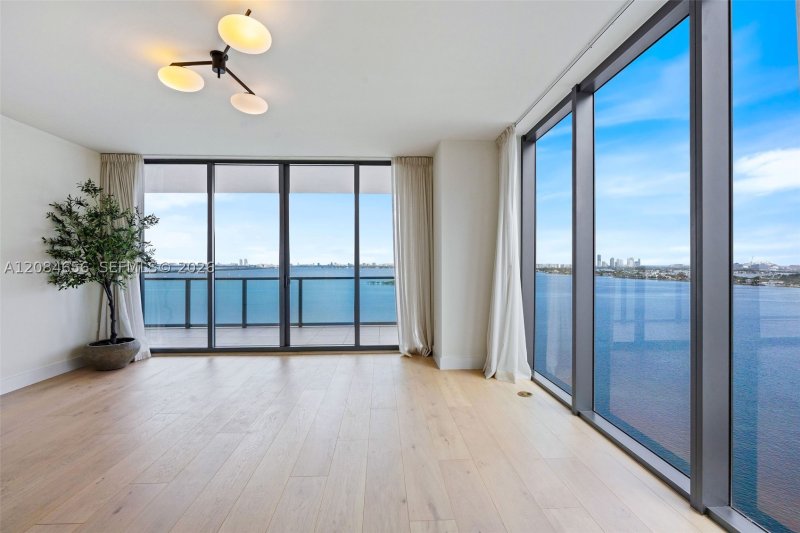 Property photo # 10