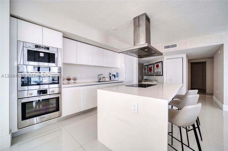 Comprar apartamento en Parque Towers at St. Tropez 4-1701