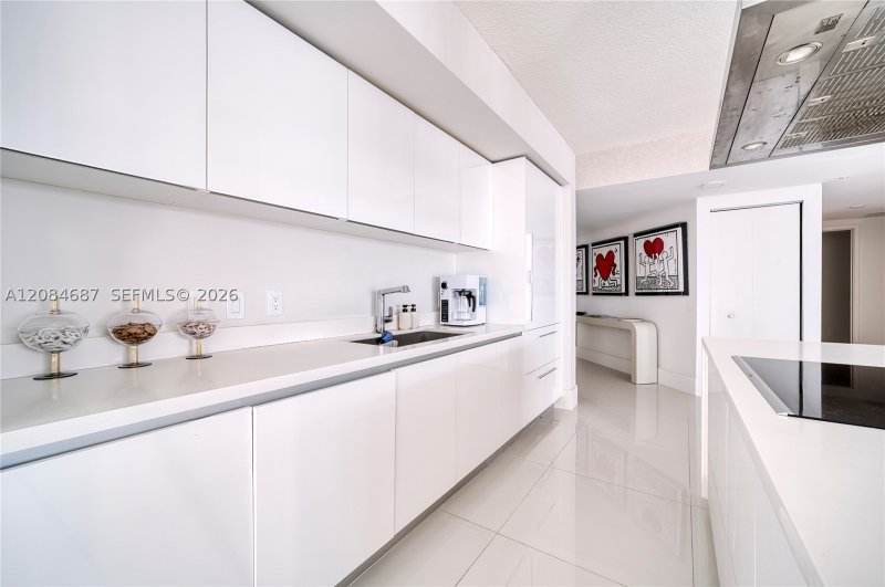 Comprar apartamento en Parque Towers at St. Tropez 4-1701
