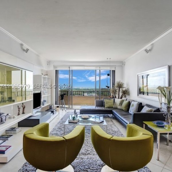 Key Colony III Emerald Bay Apt #1130