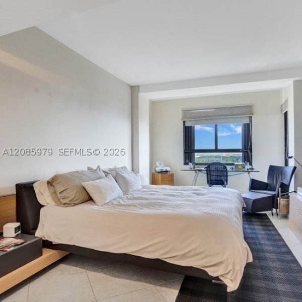 Comprar apartamento en Key Colony III Emerald Bay 1130