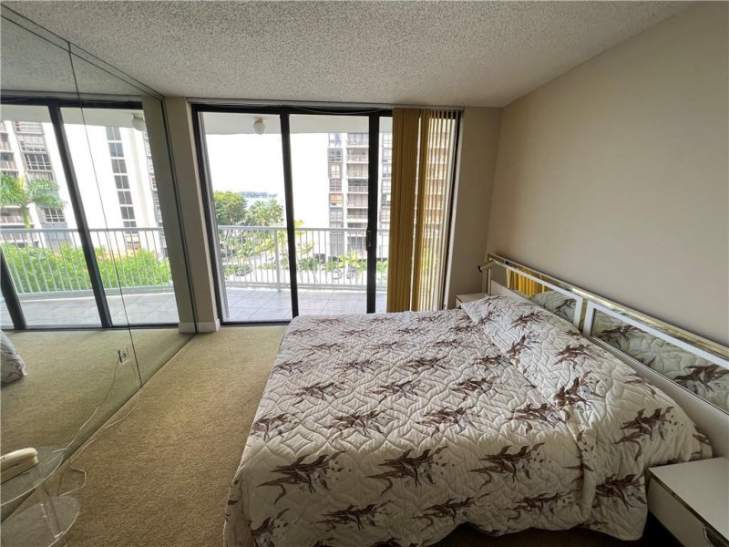 Apartment for rent at Brickell Shores 606