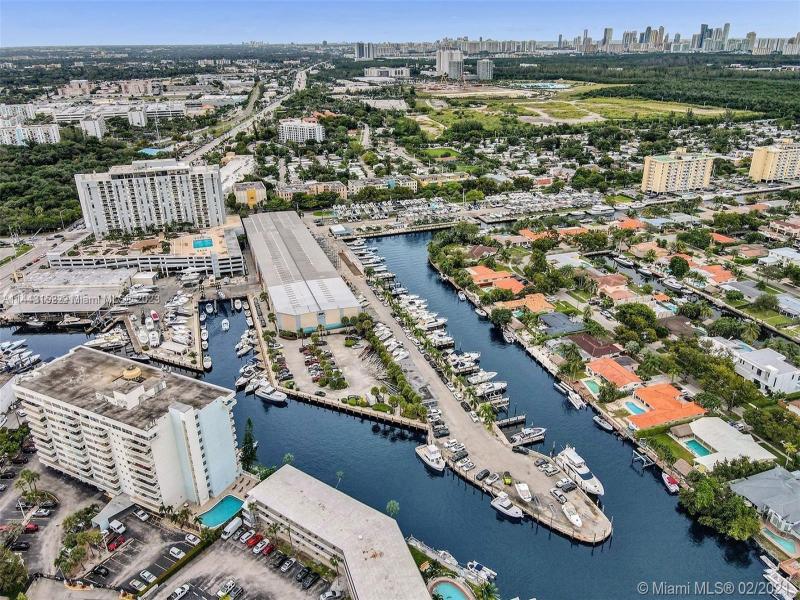 Condo for sale at Sailboat Cay 1513
