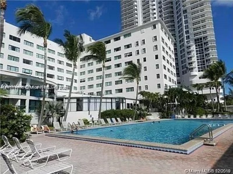 Condo for sale at Casablanca 732