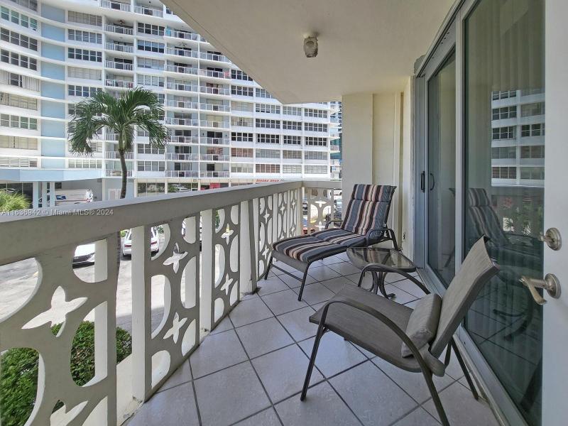 Condo for sale at Imperial Towers 206