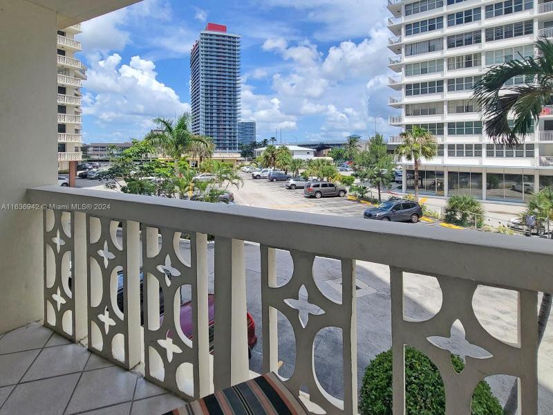 Condo for sale at Imperial Towers 206