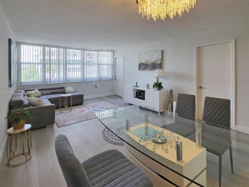Condo for sale at Imperial Towers 206