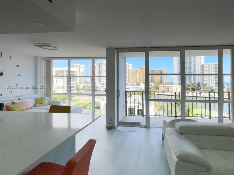 Condo for sale at Oceanview Park 708