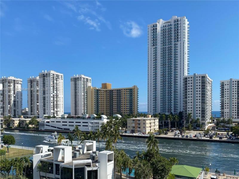 Condo for sale at Oceanview Park 708