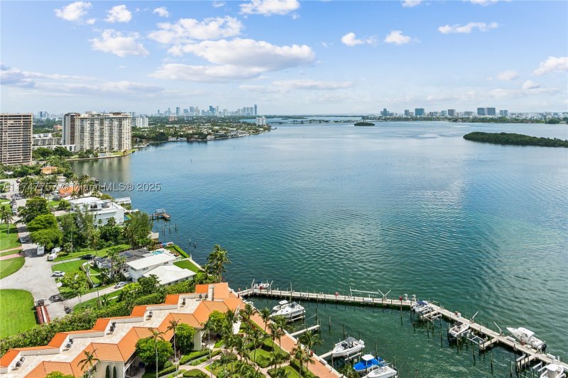 Condo for sale at Towers of Quayside 4 TS3