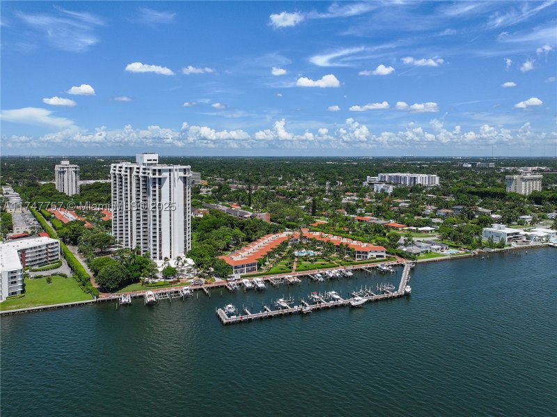 Condo for sale at Towers of Quayside 4 TS3