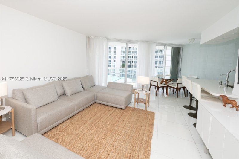 Condo for sale at Oceania 2 728