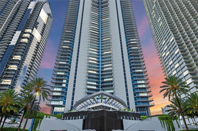 Apartment for rent at Jade Beach 805