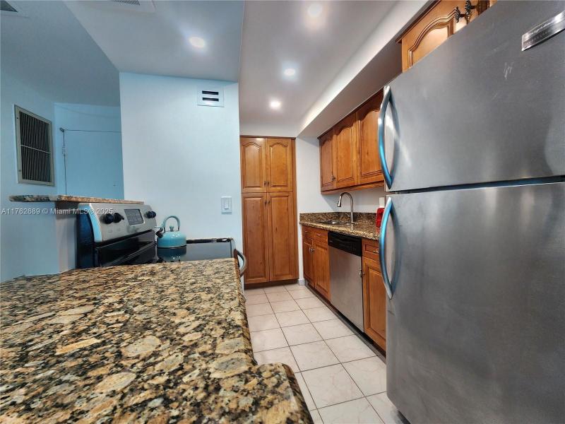 Apartment for rent at Alexander Towers 819