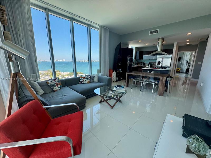 Comprar apartamento en Eloquence on the Bay 1008