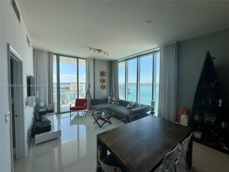 Comprar apartamento en Eloquence on the Bay 1008