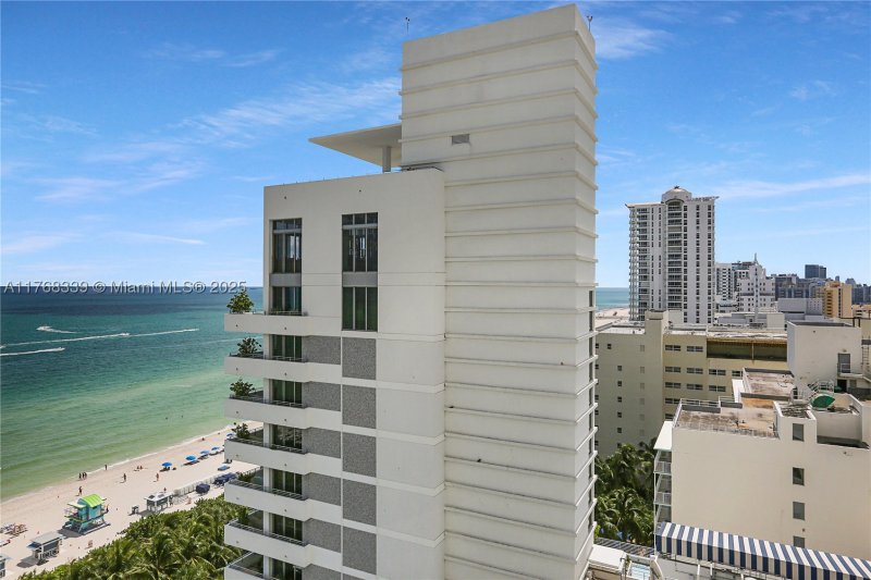 Fontainebleau III Apt #1415