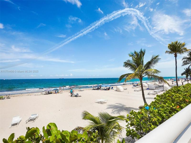 Condo for sale at Playa Del Mar 214