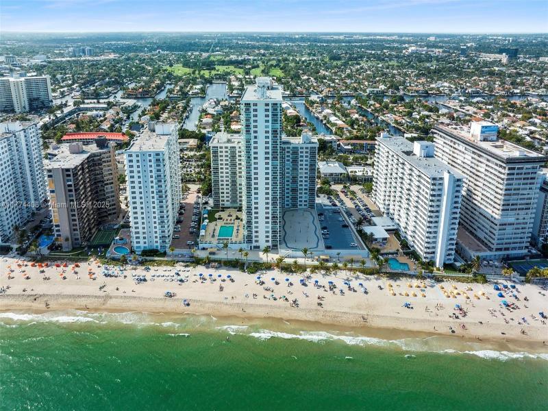 Condo for sale at Playa Del Mar 214