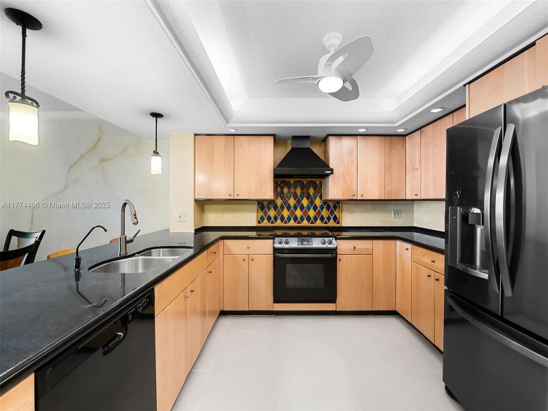 Condo for sale at Playa Del Mar 214