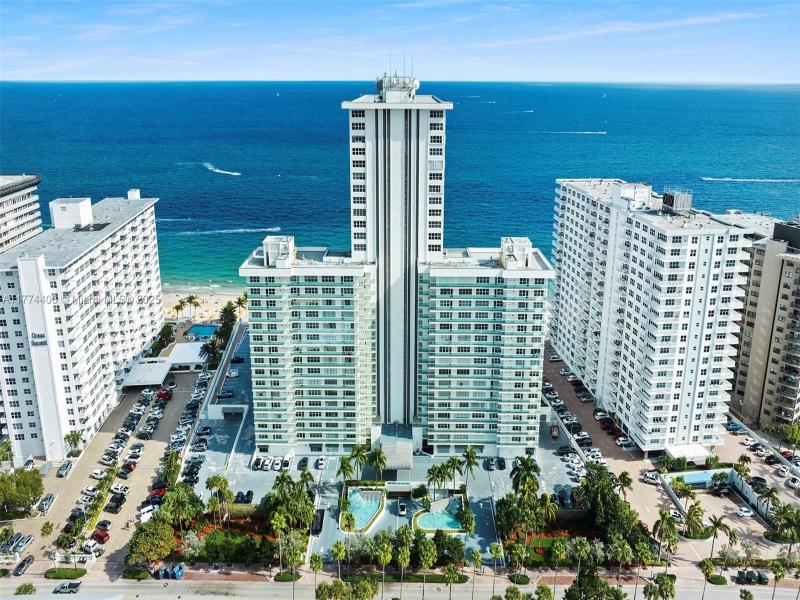 Condo for sale at Playa Del Mar 214