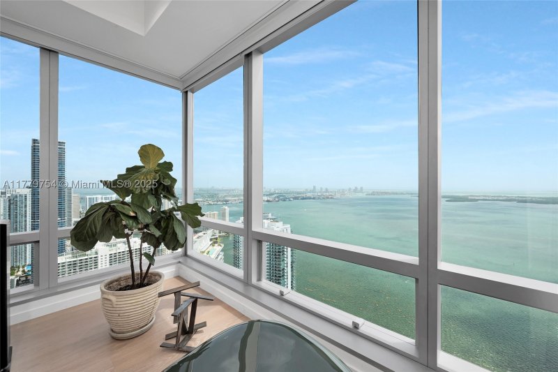 Four Seasons Millenium Tower I Apt #61E