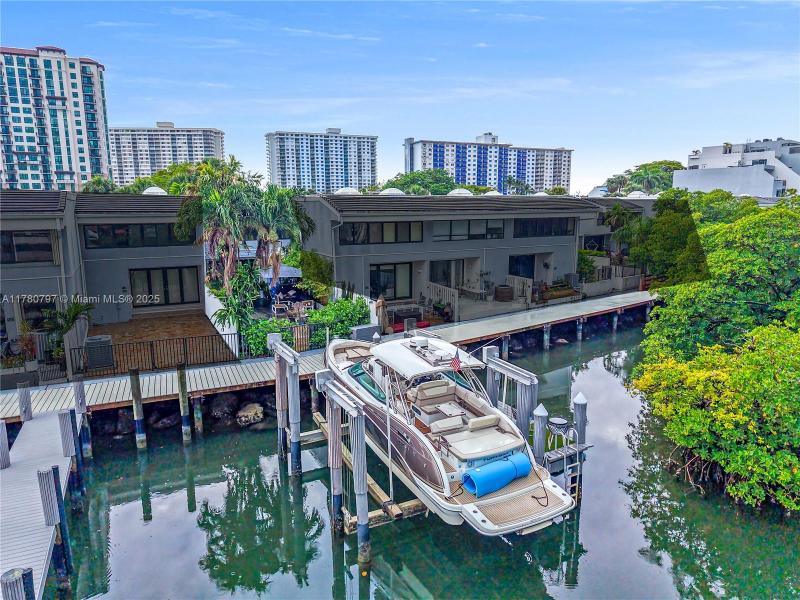Poinciana Island Apt #801