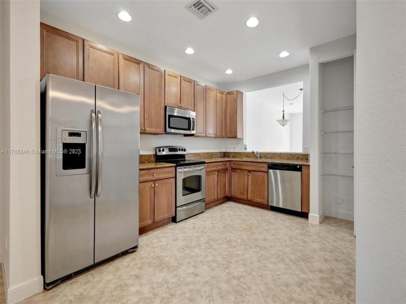 Property photo # 9