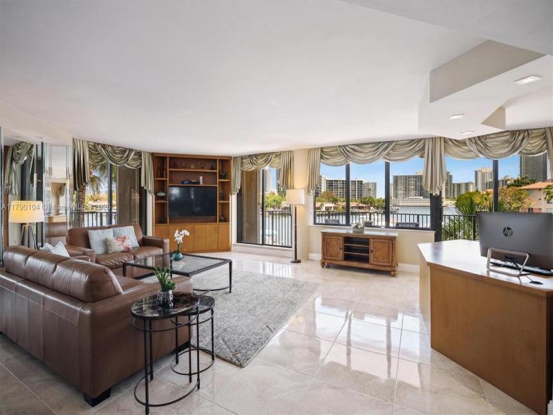 Condo for sale at Anchor Bay Club 601